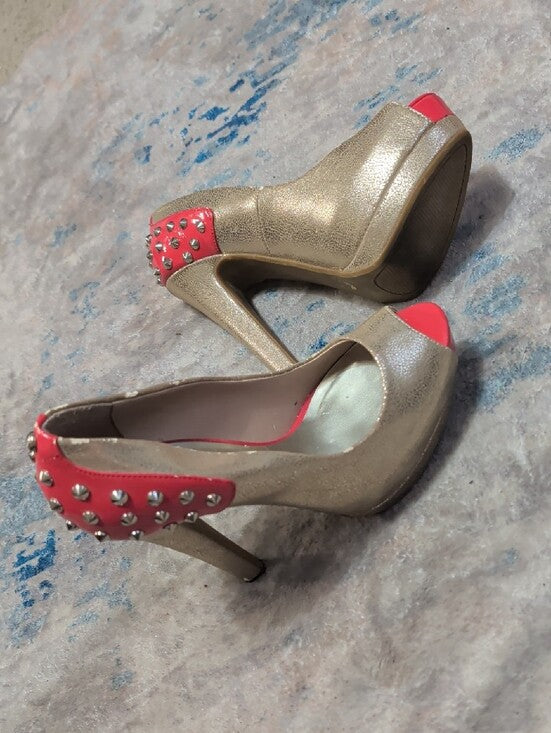 Guess Gold Platform Peep-Toe Heels with Red Studded Accent Women's 8M