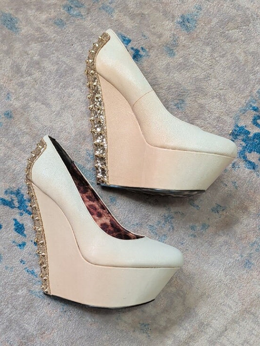 Betsey Johnson Ivory Platform Wedge Pumps w Gold Crystal Heel Accent Women's 6.5