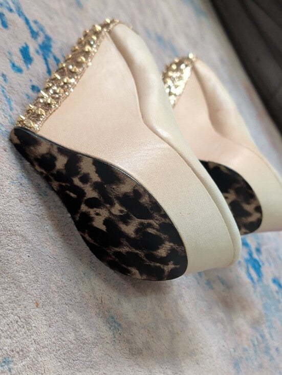 Betsey Johnson Ivory Platform Wedge Pumps w Gold Crystal Heel Accent Women's 6.5