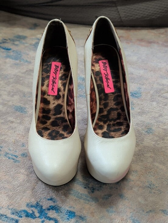 Betsey Johnson Ivory Platform Wedge Pumps w Gold Crystal Heel Accent Women's 6.5
