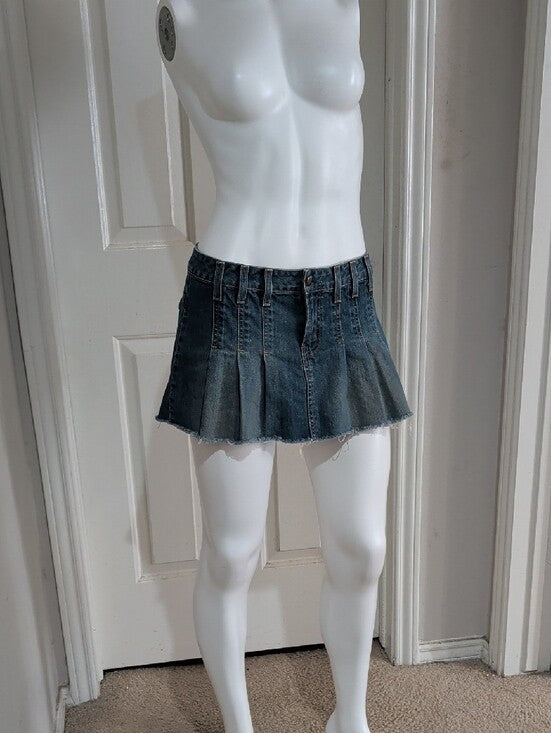 London Jean Y2K Dark Wash Denim Pleated Mini Skirt Women's 6 2007 Release