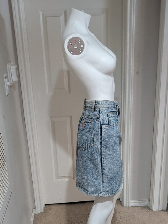 1986 Guess By Georges Merciano Acid-Wash Light Blue Denim Mini Skirt Vintage Women's 29