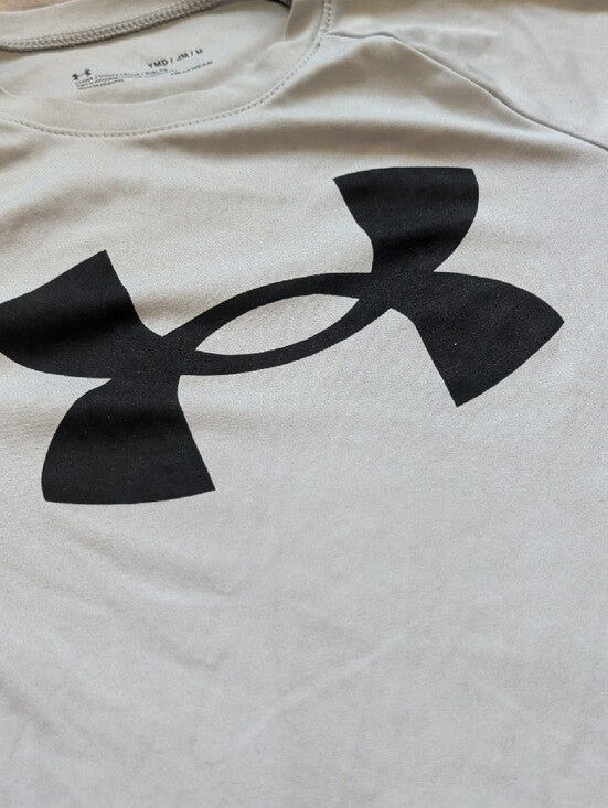Kids Under Armour Light Gray Short Sleeve Tee with Black Logo Boys Medium
