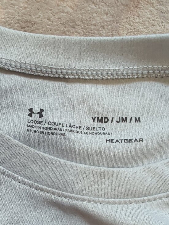 Kids Under Armour Light Gray Short Sleeve Tee with Black Logo Boys Medium