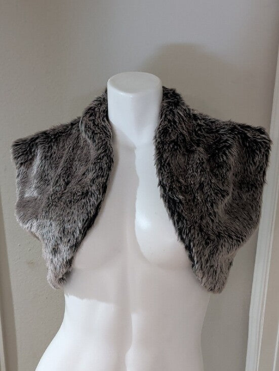 Forever 21 Plush Grey Faux-Fur Colero Shrug Women's Small