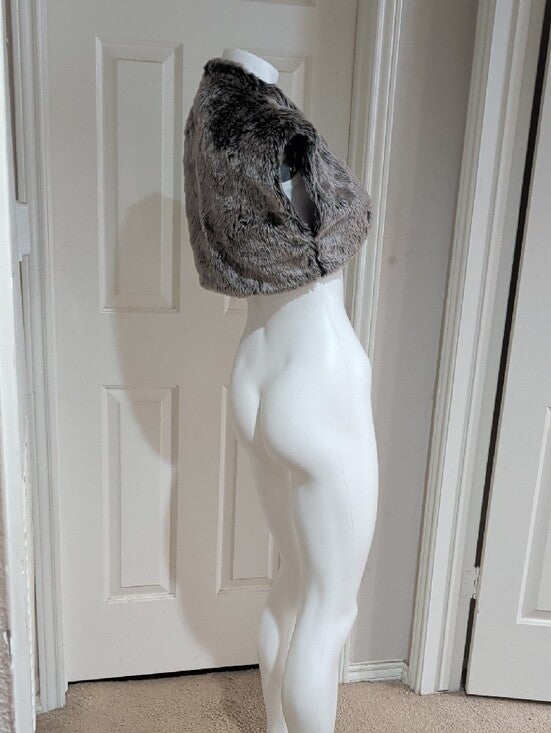 Forever 21 Plush Grey Faux-Fur Colero Shrug Women's Small