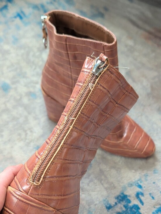 VTG Chinese Laundry Cognac Croc-Embossed Block Heel Ankle Boots Women's 7