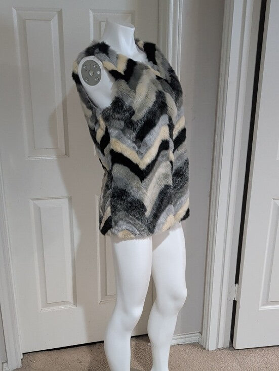 Entro Chevron Faux Fur Vest in Black, Gray & Cream Colorblock Y2K Women's Medium