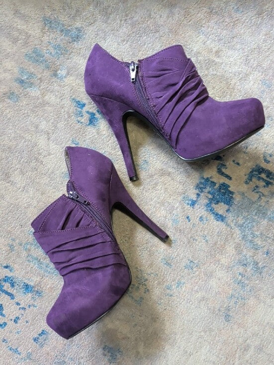 Guess Purple Suede Ruched Ankle Heeled Booties Women's 7.5 US