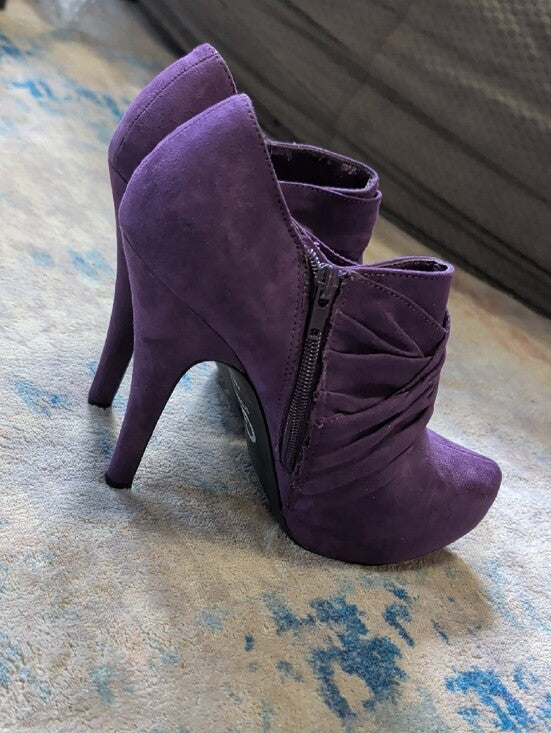 Guess Purple Suede Ruched Ankle Heeled Booties Women's 7.5 US