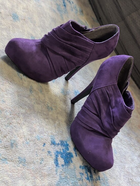 Guess Purple Suede Ruched Ankle Heeled Booties Women's 7.5 US