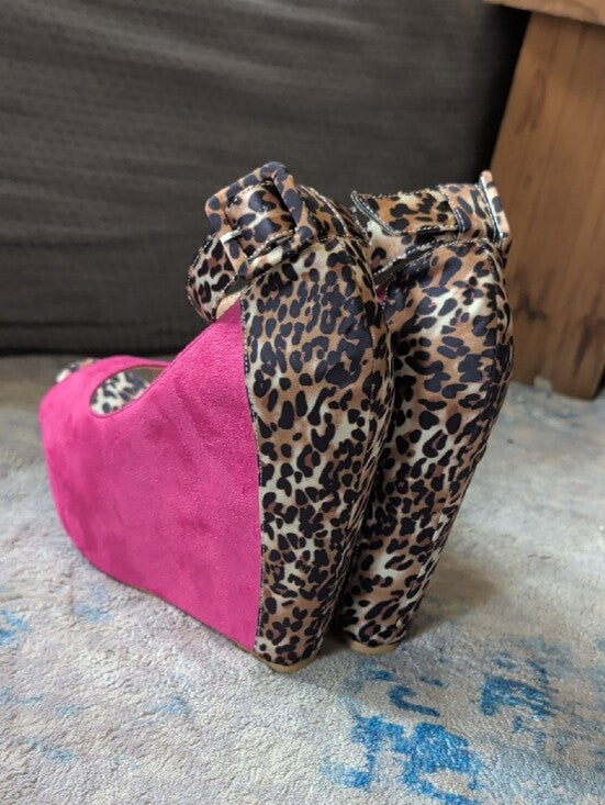 FSJ Leopard Trim Fuchsia Suede Peep-Toe Wedge Heels Women's 10