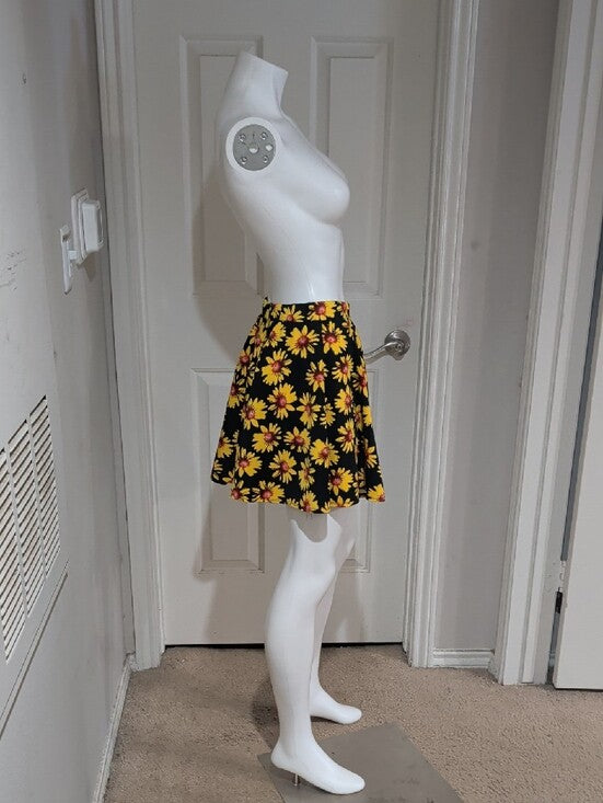 See You Monday Black Skirt with Yellow Daisy Print Women's Large