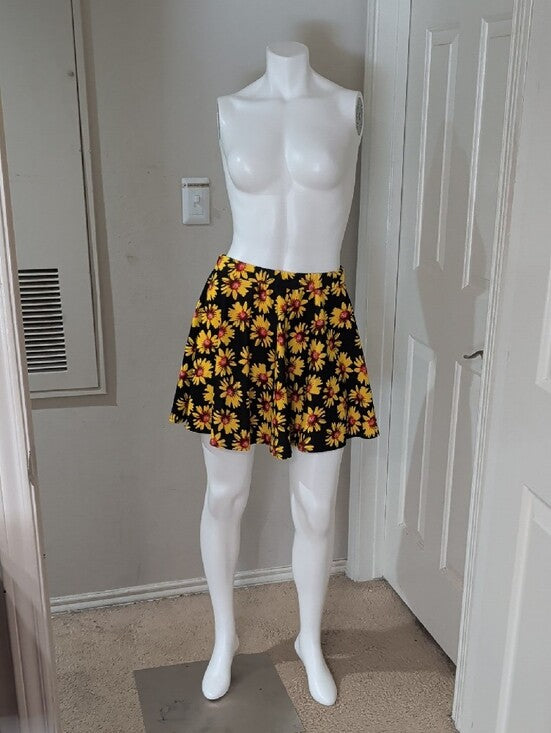 See You Monday Black Skirt with Yellow Daisy Print Women's Large