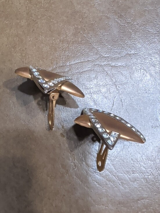 Vintage Elegant Gold Pearlized Crystal Accent Clip-On Earrings Costume Jewelry