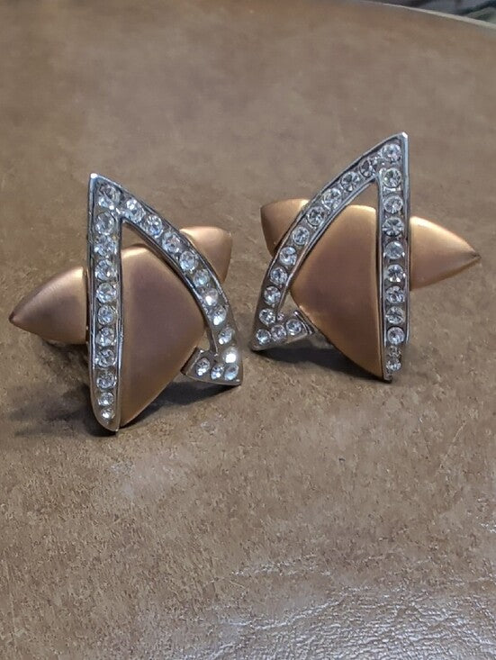 Vintage Elegant Gold Pearlized Crystal Accent Clip-On Earrings Costume Jewelry