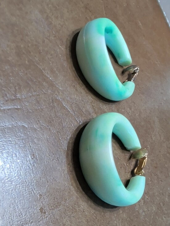 Retro Mint Green Resin Hoop Clip-On Earrings Vintage MCM 1" Hoops