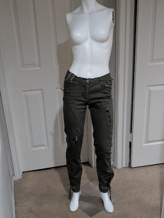 Standard Stylish Slim Utility Cargo Pants Women's 7 (Small) US Luxe