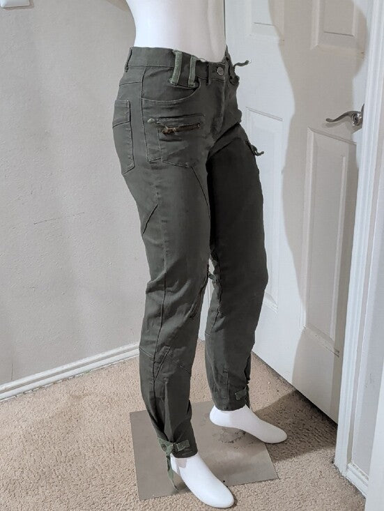 Standard Stylish Slim Utility Cargo Pants Women's 7 (Small) US Luxe