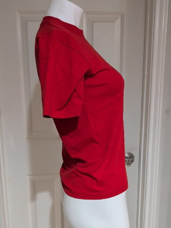 Fruit of the Loom Red Short-Sleeve Tee Black Winged Portrait Graphic Women's XS/ Child's XL
