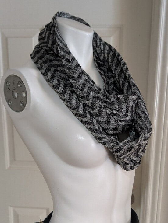 Women's Chevron Infinity Scarf - Gray
