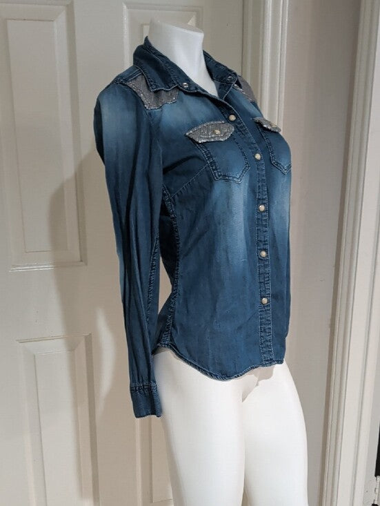 Seven7 Embellished Blue Denim Button-Down Shirt Women's Small 100% Cotton