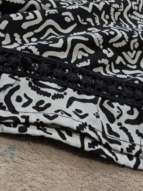 Xhilaration Black & White Printed Elastic Waist Shorties Women's XL