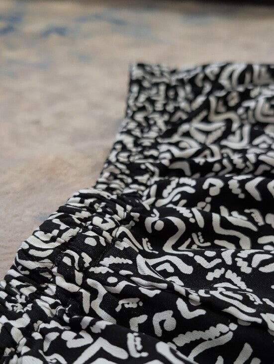 Xhilaration Black & White Printed Elastic Waist Shorties Women's XL