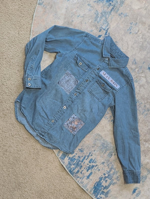 Sean John Kids Light Blue Denim Button-Down Shirt with Patch Details Boy's Small
