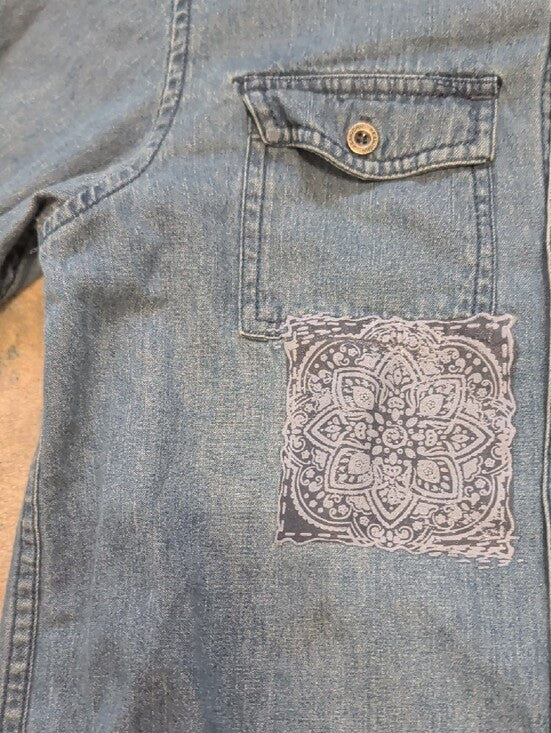 Sean John Kids Light Blue Denim Button-Down Shirt with Patch Details Boy's Small