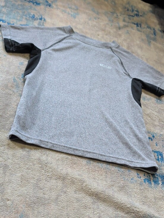 hind Kids Short-Sleeve Athletic Tee in Gray and Black Boy's Small (6-8)