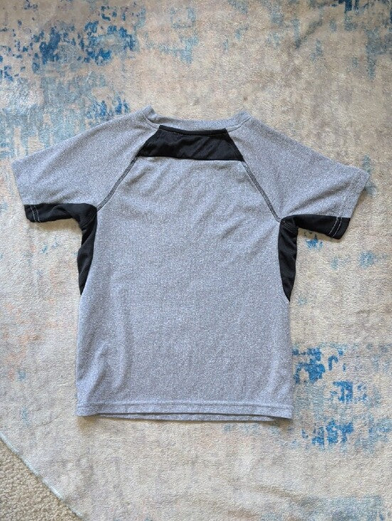 hind Kids Short-Sleeve Athletic Tee in Gray and Black Boy's Small (6-8)