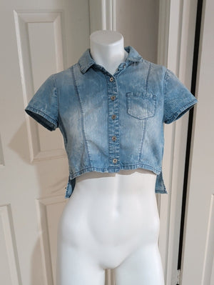 bebe Light Blue Denim Button-Front Crop Shirt Women's Small 100% Cotton