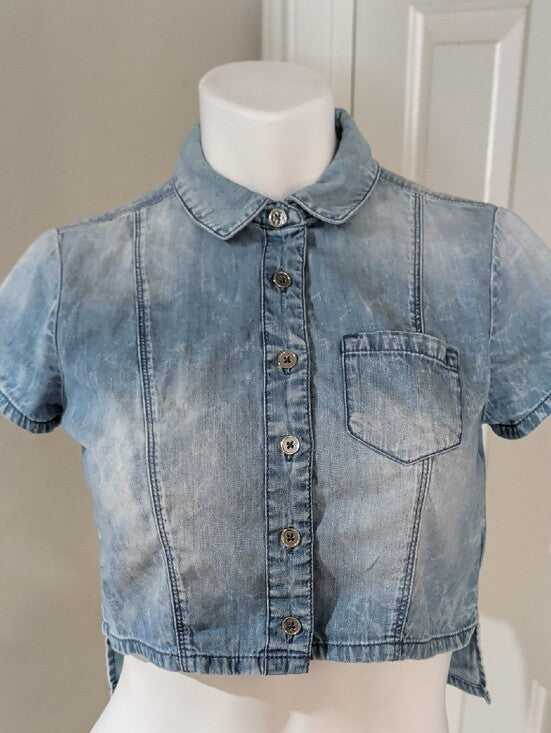 bebe Light Blue Denim Button-Front Crop Shirt Women's Small 100% Cotton