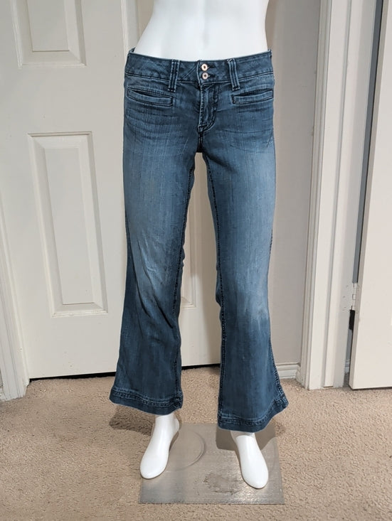 Ariat Women's Low-Rise Flare Jeans in Washed Blue Size 27 US