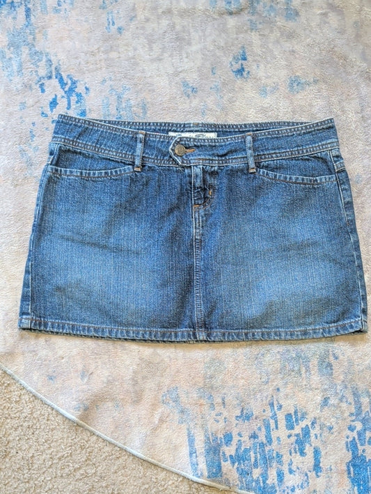 Vintage Paris Blues Blue Denim Mini Skirt with Front Pockets Women's Size 11 Y2K 10% Cotton