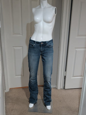 Wrangler Bootcut Jeans in Faded Blue - Women's Size 8 US (Juniors 9)