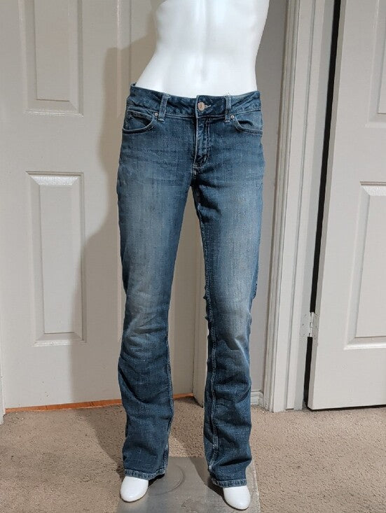 Wrangler Bootcut Jeans in Faded Blue - Women's Size 8 US (Juniors 9)