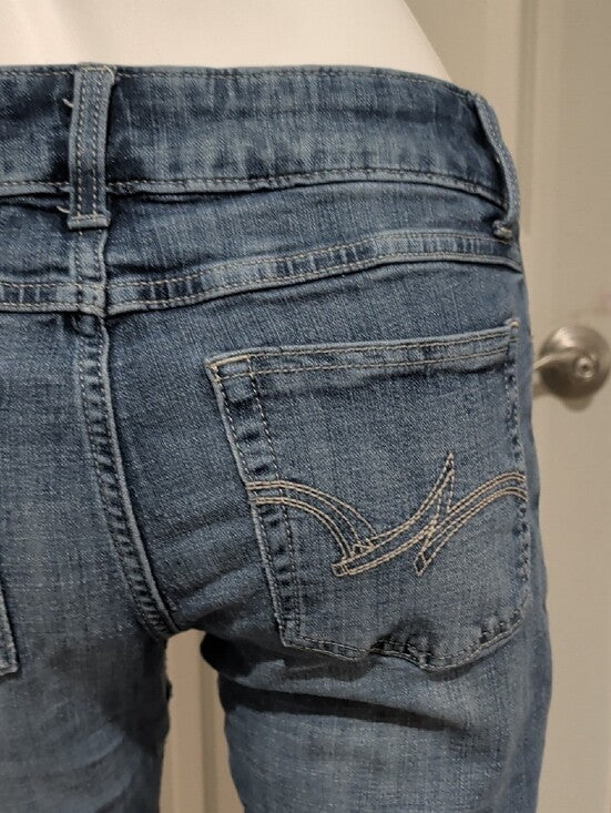Wrangler Bootcut Jeans in Faded Blue - Women's Size 8 US (Juniors 9)