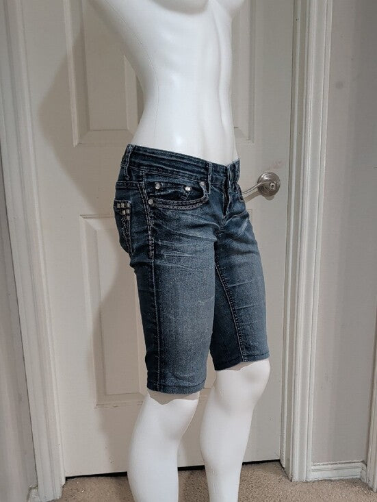 Daytrip Mid-Rise Women's Denim Bermuda Shorts in Faded Blue Women's 26 US