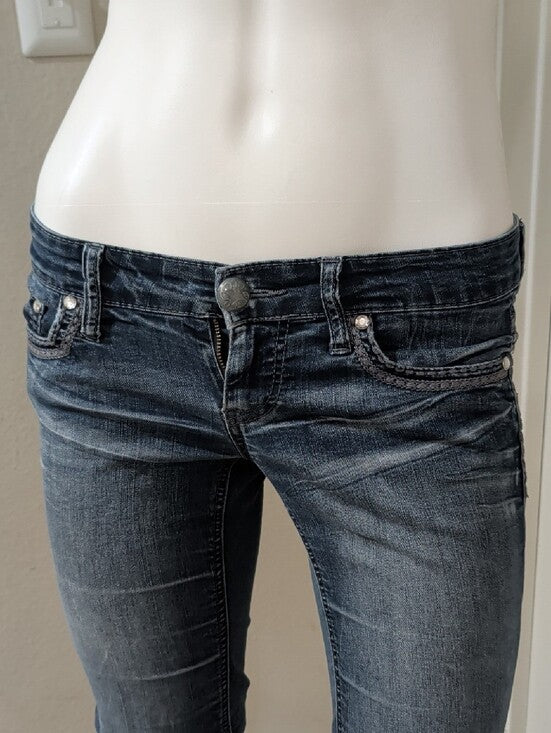 Daytrip Mid-Rise Women's Denim Bermuda Shorts in Faded Blue Women's 26 US