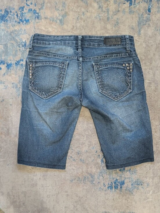 Daytrip Mid-Rise Women's Denim Bermuda Shorts in Faded Blue Women's 26 US