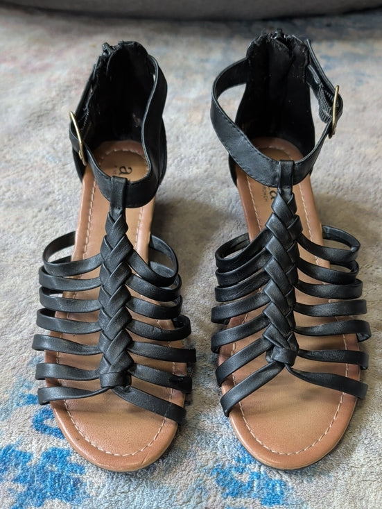a.n.a Braided Black Gladiator Strappy Ankle Buckle Platform Sandals Women's 6 US