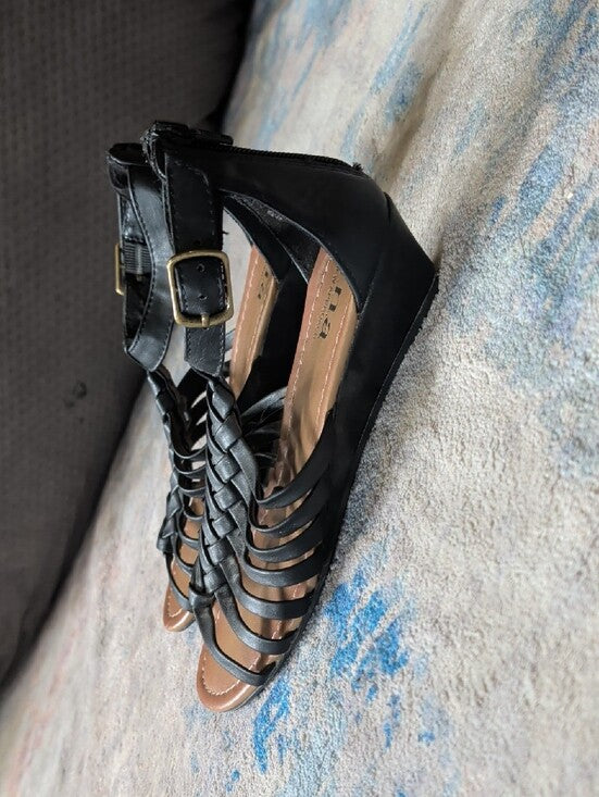 a.n.a Braided Black Gladiator Strappy Ankle Buckle Platform Sandals Women's 6 US