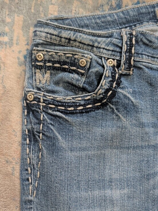 Massini Boldly Stitched Cropped Mid-Rise Blue Jeans Women's 6 Italian or 0/00 US