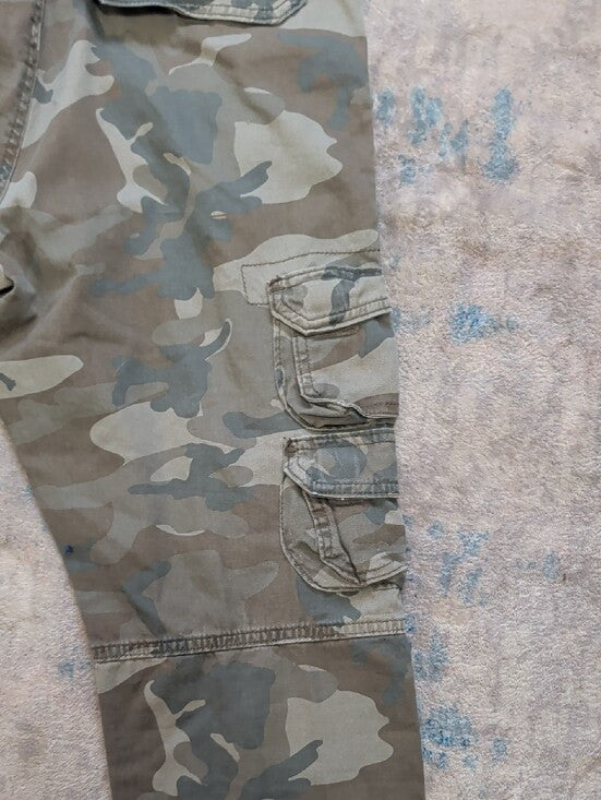 Wrangler Camouflage Cargo Jeans - Green/Tan - Men's Medium (32x32)