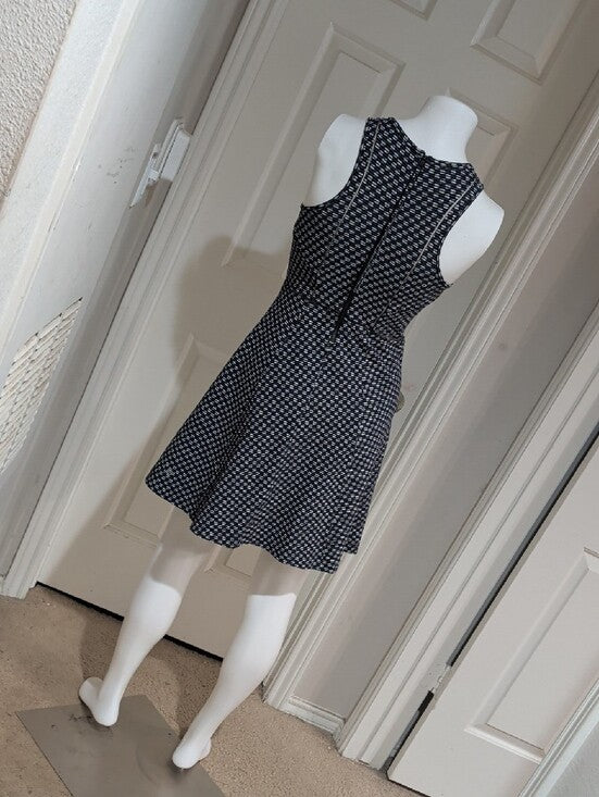 Lululemon Athletica Sleeveless Black and White Athletic Fit & Flare Dress Size 4 US