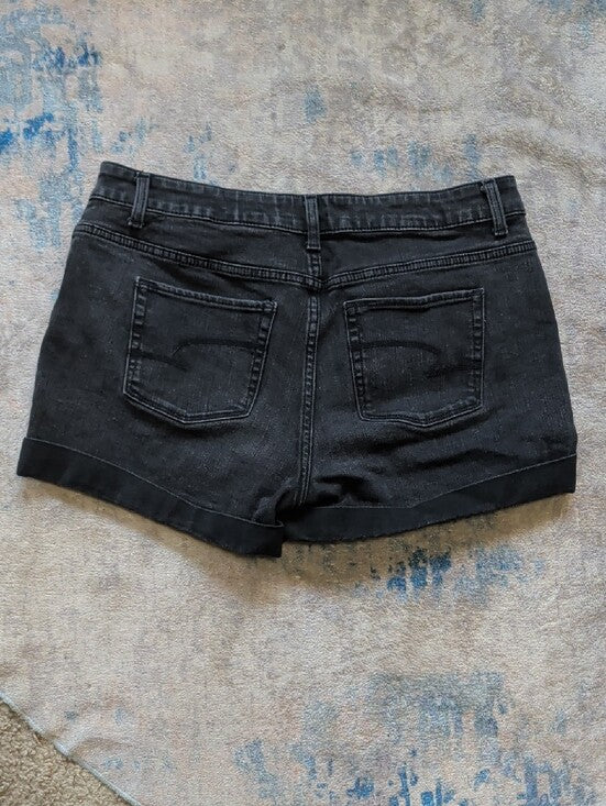 Time and Tru Black Mid-rise Rise Cuffed Jean Shorts Women's 12 US