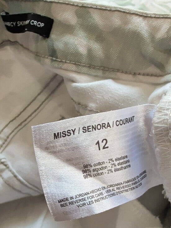Nine West Pale Green Camo Stretch Ankle Jeans Women's Large (12) US