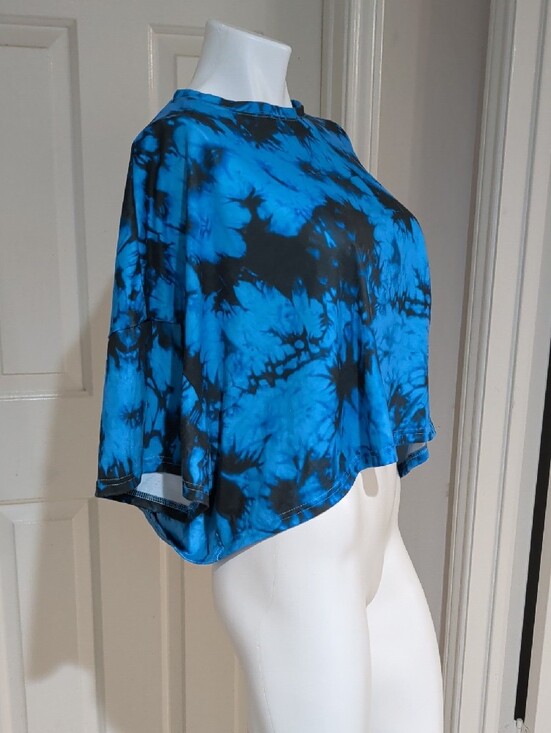 SHEIN Curve Blue and Black Tie-Dye Cropped Top Women's 4XL US